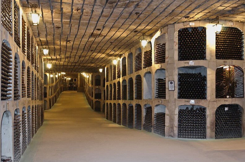 Moldavia, la terra dei sotterranei infiniti: perché il wine tourism è diventato un fenomeno globale